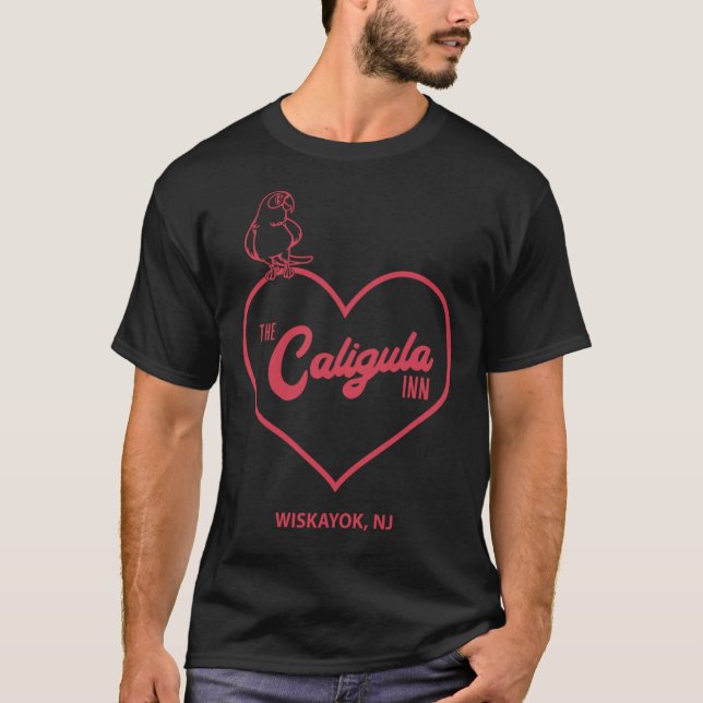 Camiseta Misty&x27;s The Caligula Inn from Yellowjackets Sh (Frente)