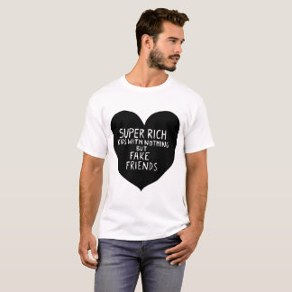 Camiseta Miúdos ricos super com nada mas parte superior dos
