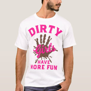 Camiseta Moças sujas de lama têm corridas de barro mais div