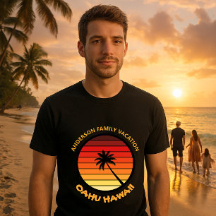 Camiseta Modelo de Férias da Família Sunset na Árvore de Pa