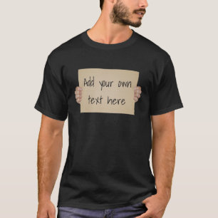 Camiseta Modelo de Letreiro de Protesto de Papelão