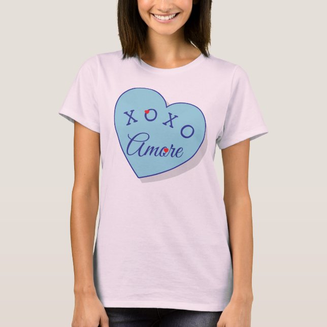 Camiseta Modern Amore XOXO Valentine’s Day Fashion Shirt (Frente)