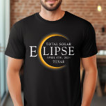 Camiseta Modern Black & Dourado 2024 Texas Total Eclipse So<br><div class="desc">Apresentando nossa camiseta personalizada de Eclipse Solar Total Dourada 2024 do Texas, um na moda e uma peça comemorativa para este raro evento celeste. esta camisa captura a elegância e o entusiasmo do eclipse solar total. Com o ano de 2024 exibido com ousadia, juntamente com a localização do Texas, ele...</div>