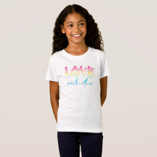 Camiseta Modern Watercolor Rainbow Ama Uns Aos Outros Coraç