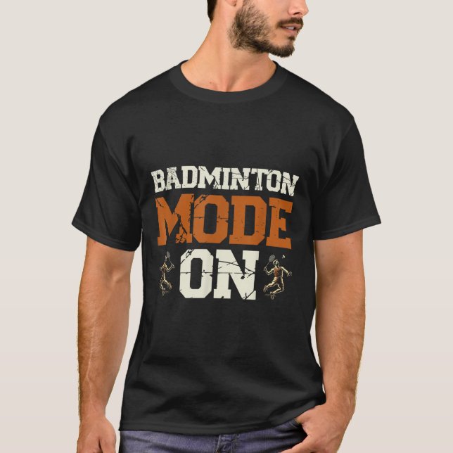 Camiseta Modo Badminton Ativado Racket de Peteca  (Frente)