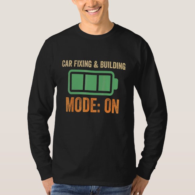 Camiseta Modo de conserto e construção de carro no design d (Frente)