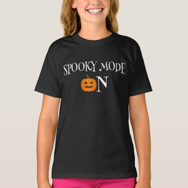 Camiseta Modo Spooky On - Halloween 2022 (Frente)