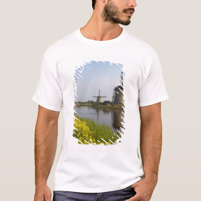 Camiseta Moinhos de vento ao longo do canal em Kinderdijk, (Frente)