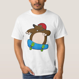 Camiseta Mole como skater com skate e capacete