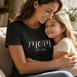 Camiseta Mom Established New Mom Gift