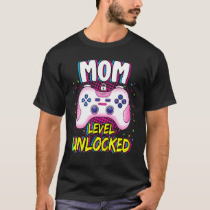 Camiseta Mom Level Unlocked Pregnancy Announcement Gamer Mo