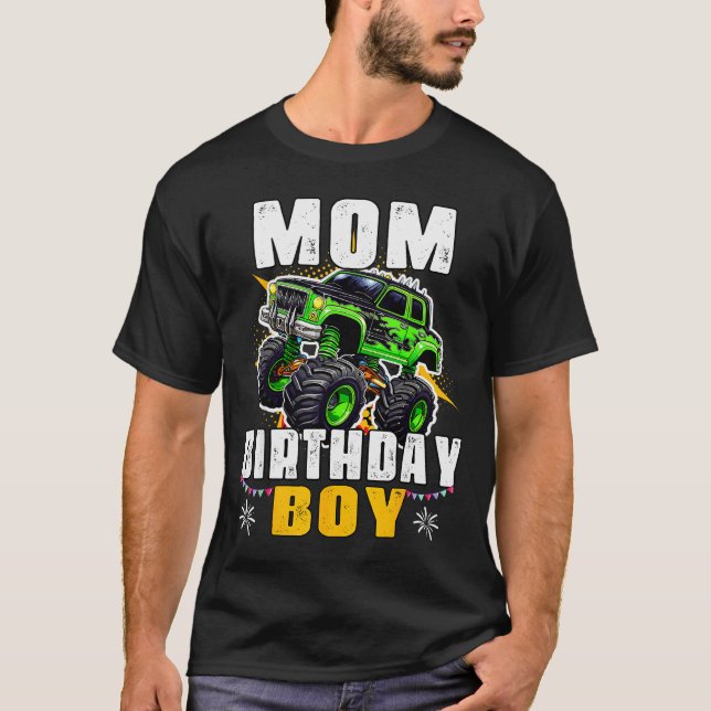Camiseta Mom Of The Birthday Boy Monster Truck Family Match (Frente)