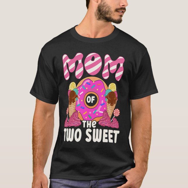 Camiseta Mom Of The Two Sweet Kids Proud Mother Mothers Day (Frente)