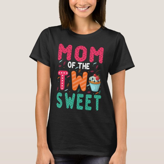 Camiseta Mom Of The Two Sweet Kids Proud Mother Mothers Day (Frente)