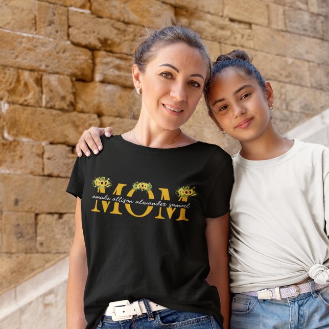 Camiseta MOM personalizada com nomes para crianças (Criador carregado)