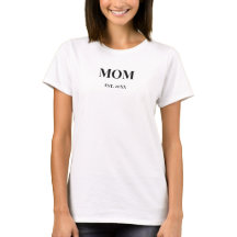 MOM Script est. 20XX Texto Preto Negrito Branco