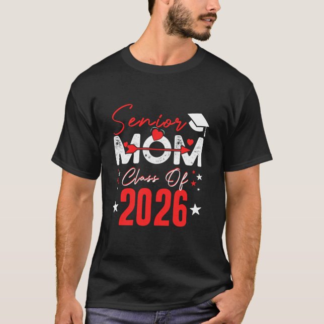 Camiseta Mom Senior 2026 Proud Mom of A Class of 2026 Gradu (Frente)