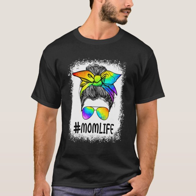Camiseta Mommy Mom Messy Bun LGBT Rainbow Gay Pride Flag LG (Frente)