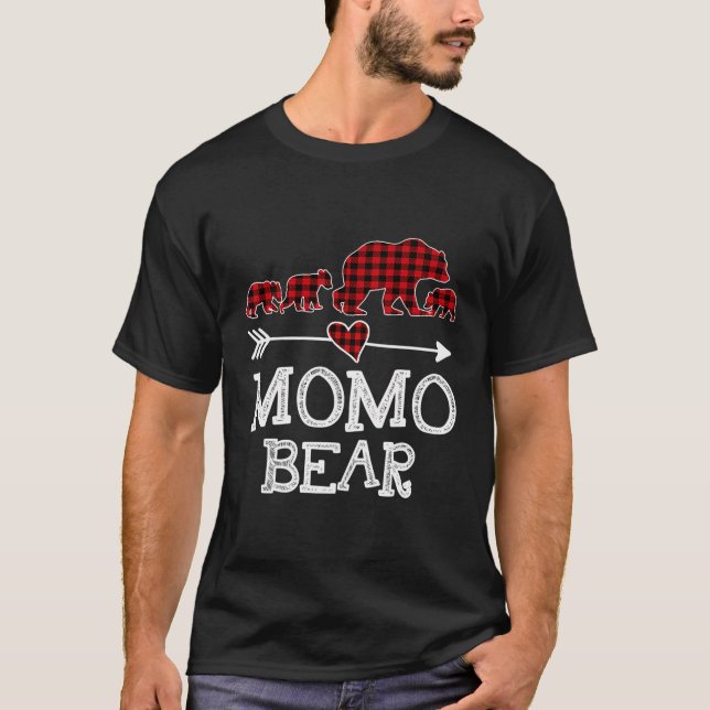 Camiseta Momo Bear Christmas Pajama Red Xadrez Buffalo Fami (Frente)
