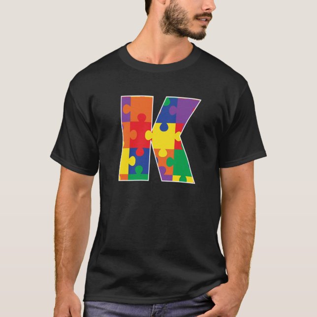 Camiseta Monogram K in Multi Color Puzzle Pieces (Frente)