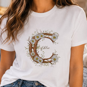 Camiseta Monograma Delicado C: Personalizável com Flores &