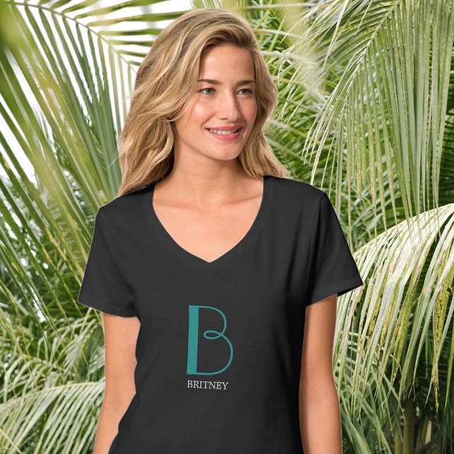 Camiseta Monograma e Nome Grande, Texto Teal e Branco (Criador carregado)