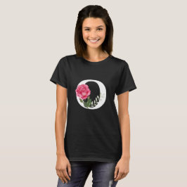 Camiseta Monograma - Letra inicial O em branco com rosa ros