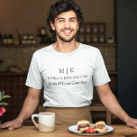 Camiseta Monograma minimalista ou adição de logotipo de emp<br><div class="desc">Camiseta Minimalista Moderna. Preto e branco ou escolha as cores personalizadas. Perfeito para pequenas empresas, marcas de empresas, trabalhadores independentes, trabalhadores e funcionarios, fornecedores de refeições, padarias, cafés, restaurantes, publicidade aos clientes e muito mais. Fácil de personalizar com suas iniciais de monograma, nome comercial e informações, cargo, slogan ou até...</div>