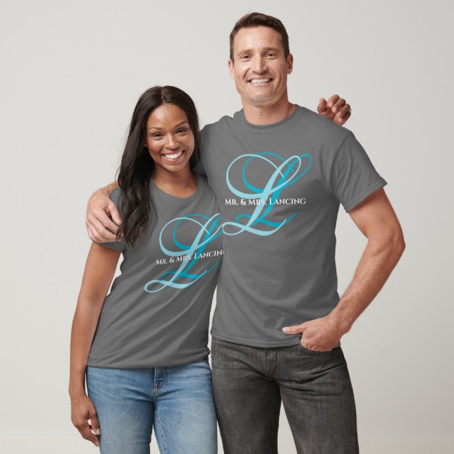 Camiseta Monograma Sr & Sra. Shirt (Unissex)