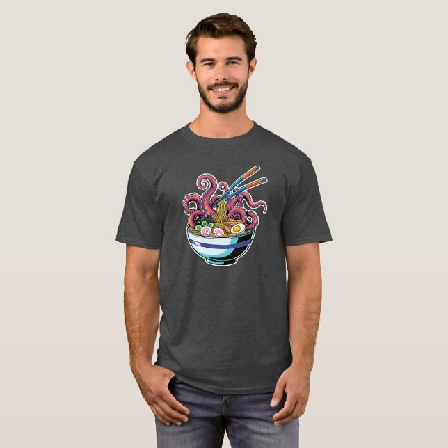 Camiseta Monster Noodles - Tentacle Ramen Nightmare (Frente Completa)