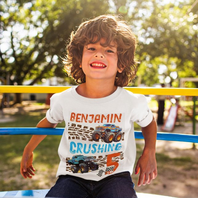 Camiseta Monster Truck Esmagando 5 - Aniversário de 5 (Boy's Monster Truck-Themed "Crushing 5" Name T-Shirt)