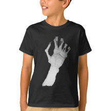 monstro assustador e maldito mãos