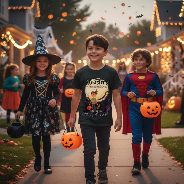 Camiseta Monstros Assustados das Crianças das Casas Assombr (Spooky Monsters of the Haunted House Kids T-Shirt)