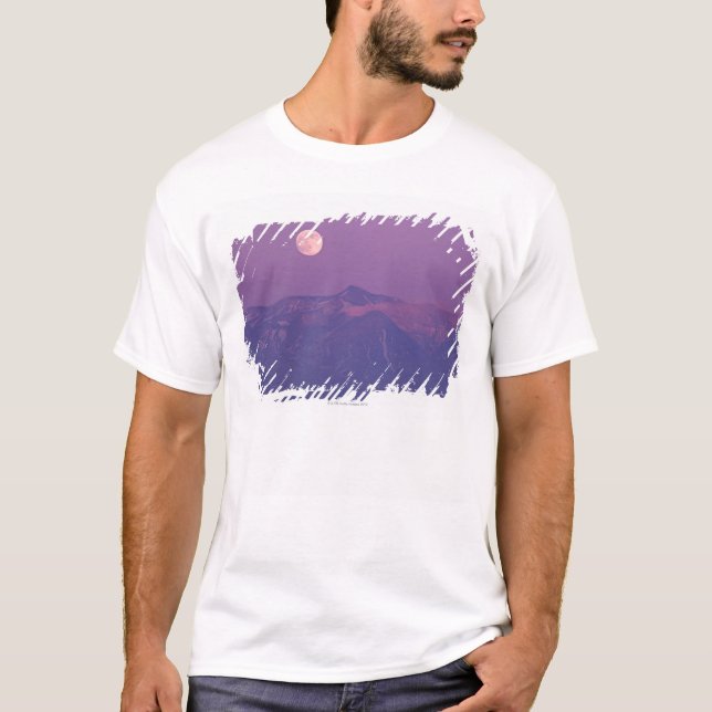 Camiseta Montanha e a lua (Frente)