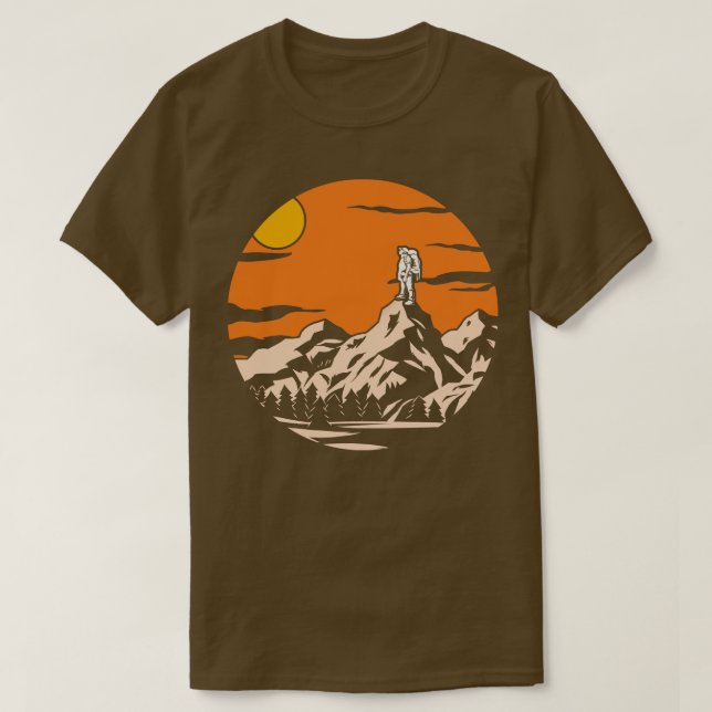 Camiseta Montanha Hiker Sunset Hike no Exterior (Frente do Design)