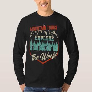 Camiseta Montanha Retro Caminhando Liga Para O Campo Lá For