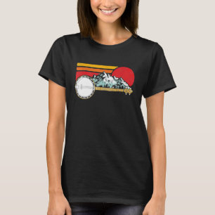Camiseta Montanhas de Banjo Retro Sol Esboço Estilo Surf 80