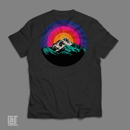Camiseta Montanhas do Pôr do Sol Retro