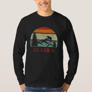 Camiseta Montanhas do Pôr do Sol Retro e Urso Cinzento Souv
