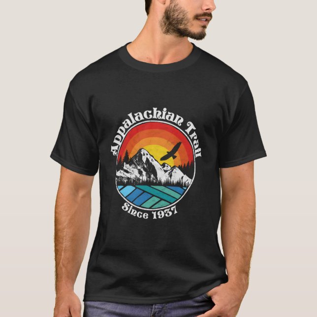 Camiseta Montanhas Retro da Cena de Trilha Appalachian (Frente)