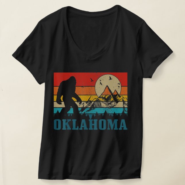 Camiseta Montanhas Vintage de Oklahoma Bigfoot Andando (Postura )