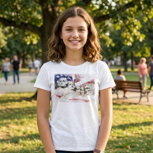 Camiseta Monte Rushmore com a bandeira americana acenando