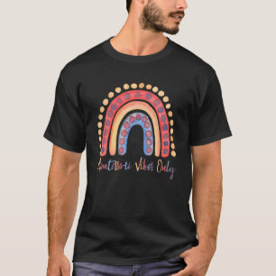 Camiseta Montessori apenas Vibes - arco-íris aquarela