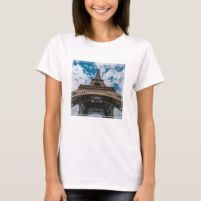 Camiseta Monumentos | Olhando para a Torre Eiffel (Frente)