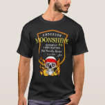 Camiseta Moonshine Company Qualquer Nome Funny Skull Moonsh<br><div class="desc">Qualquer nome de empresa moonshine trabalhado com experiência desde 1920 ou qualquer data. Roupa com um tema engraçado,  moonshine,  com um crânio divertido,  com chamas,  em um gráfico de crista. Basta escolher seu estilo,  tamanho e cor.</div>