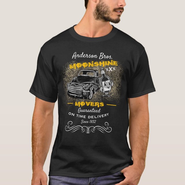 Camiseta Moonshine Movers Nome Chevy Truck Bottle Engraçado (Frente)