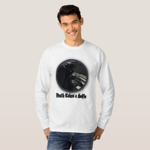Camiseta Morte leva uma selfie
