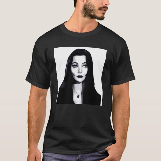 Camiseta Morticia Addams Dark Retrait Classic T-Shirt (Frente)