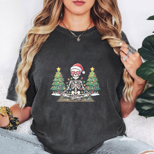 Camiseta Morto por Dentro Mas É Natal Esqueleto Yoga
