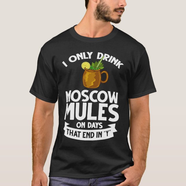 Camiseta Moscou Recebe Lâmpadas de Cobre Bebem (Frente)